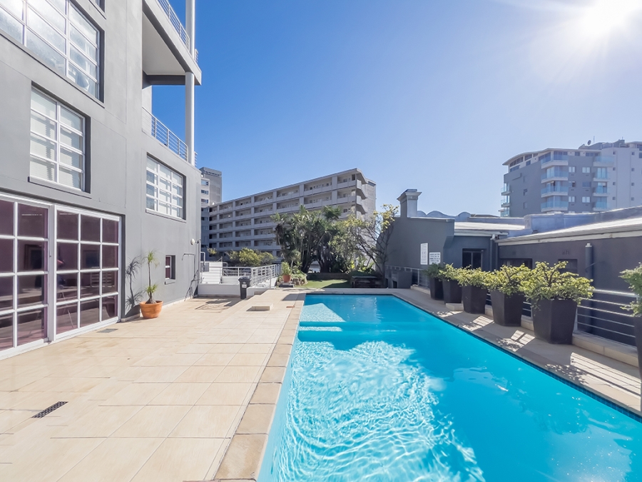 To Let 2 Bedroom Property for Rent in Green Point Western Cape